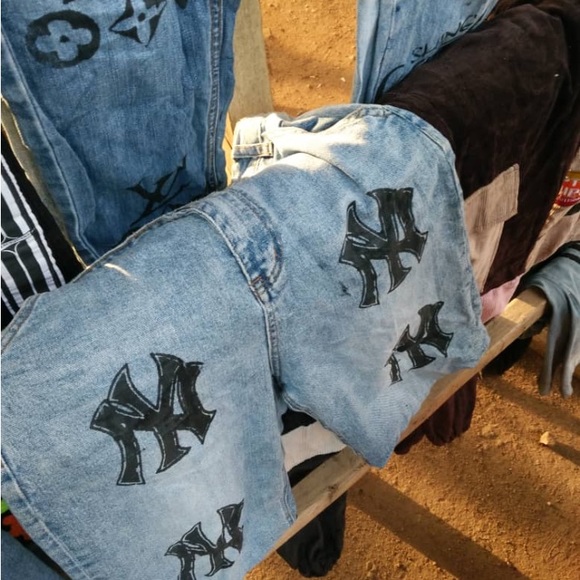 Clothes - Picture 4 of 4